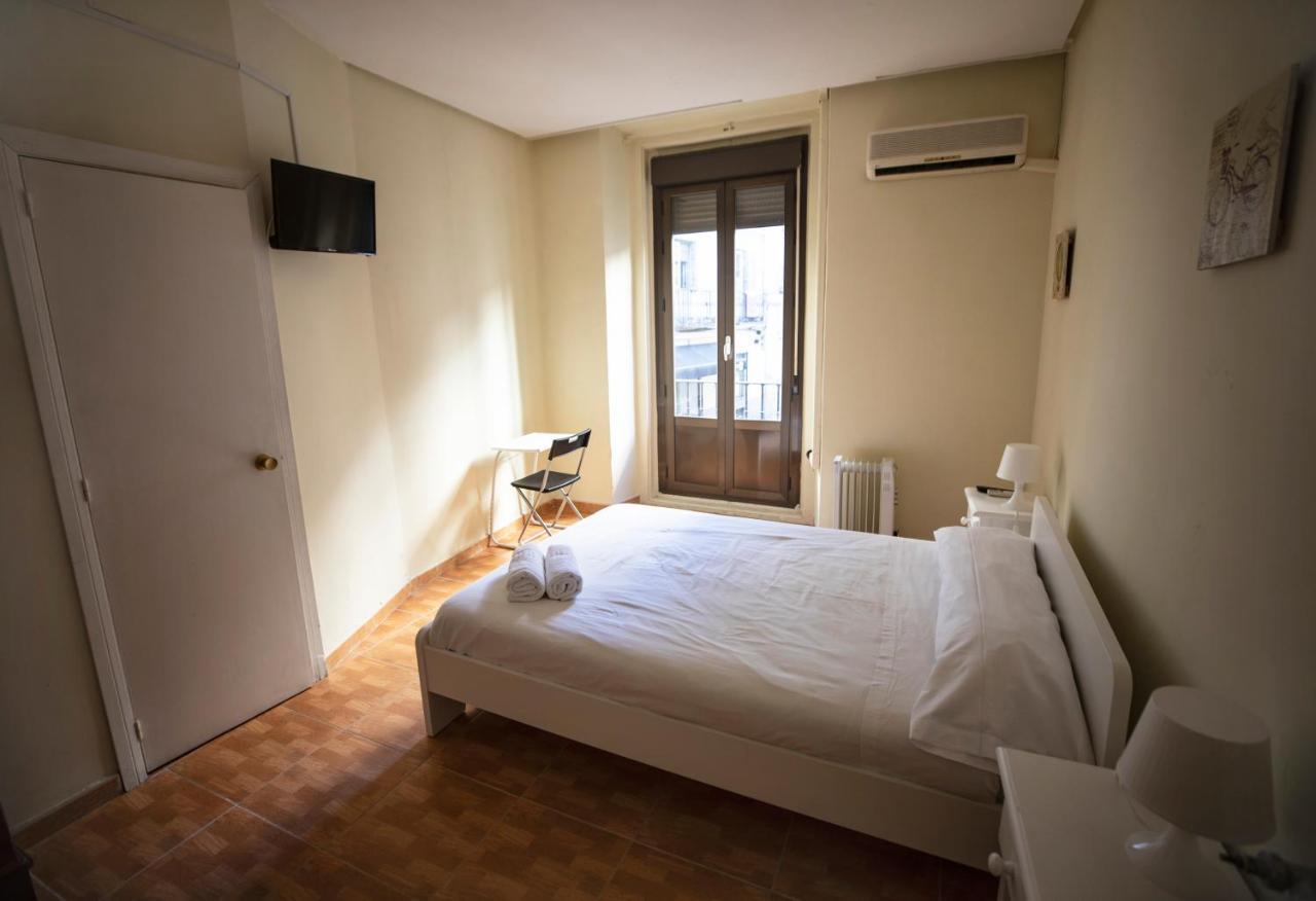 马德里 洛斯佩拉莱斯旅馆酒店 外观 照片 A room at the hotel