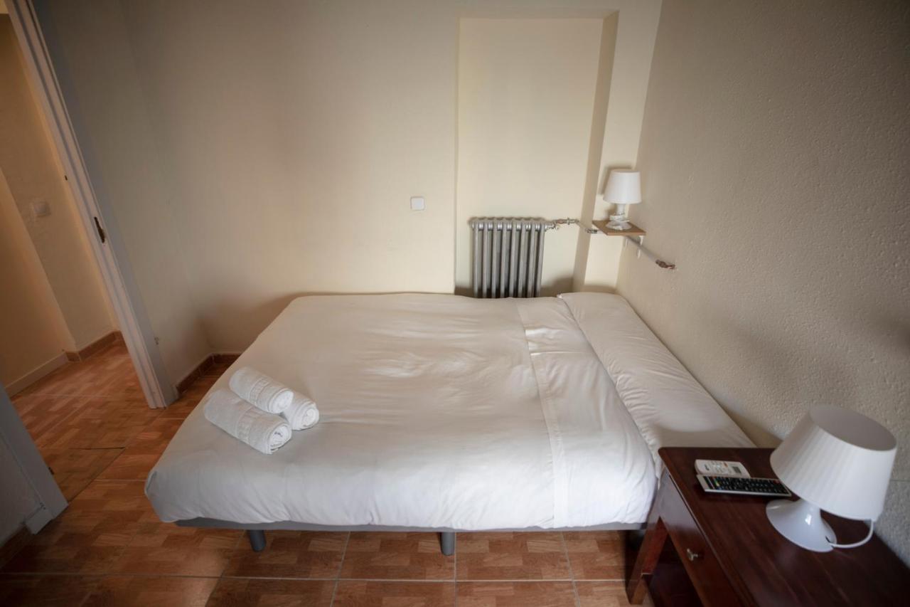 马德里 洛斯佩拉莱斯旅馆酒店 外观 照片 A room at the hotel