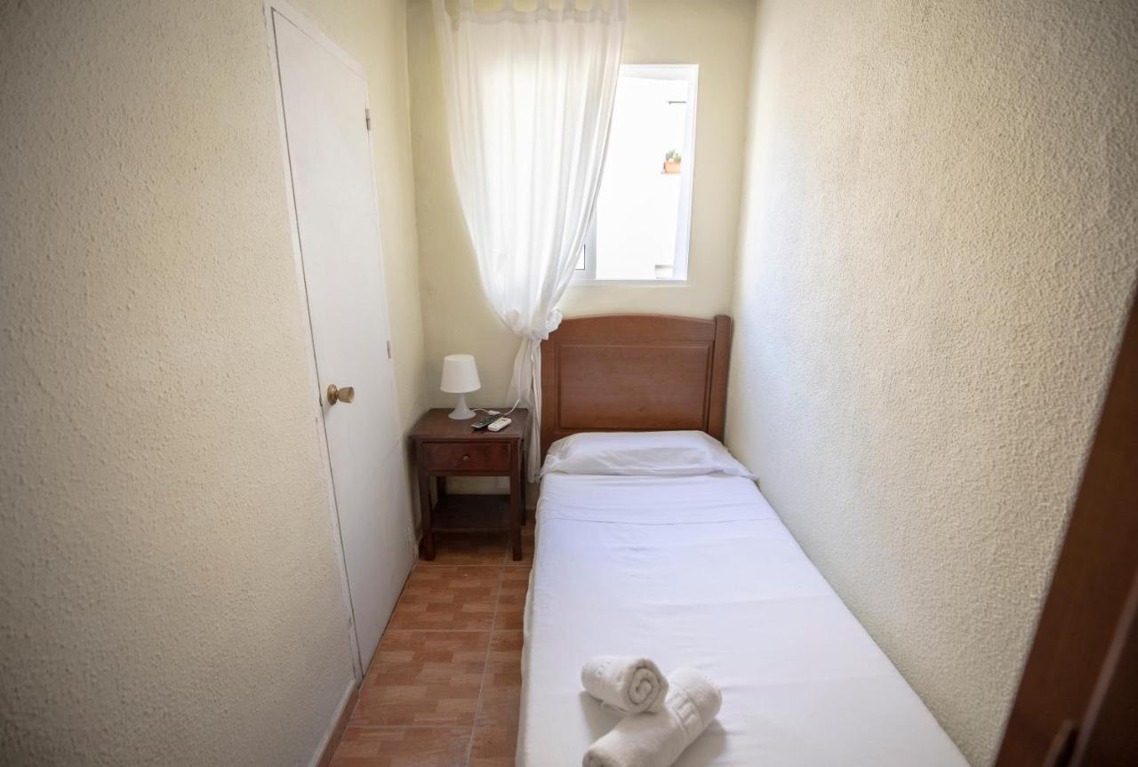 马德里 洛斯佩拉莱斯旅馆酒店 外观 照片 A single room