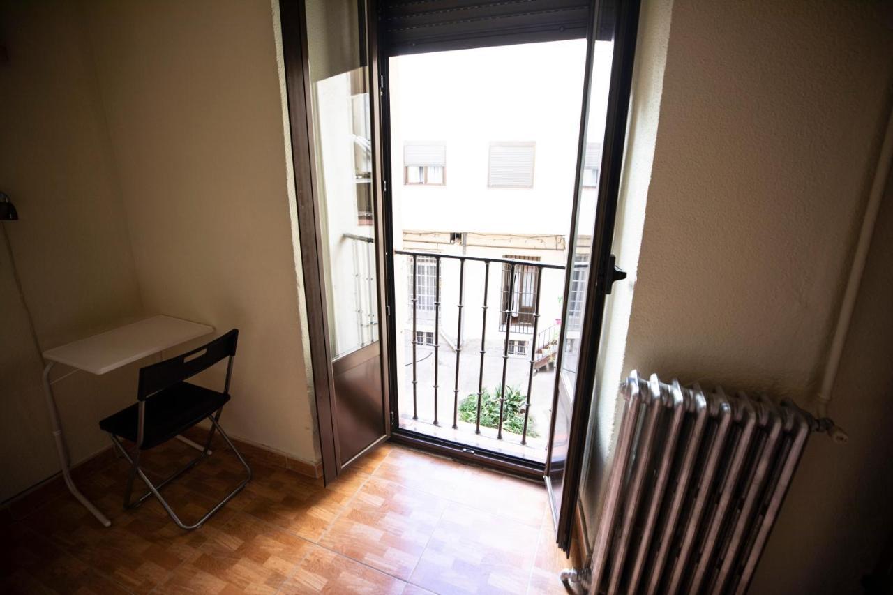 马德里 洛斯佩拉莱斯旅馆酒店 外观 照片 A French door