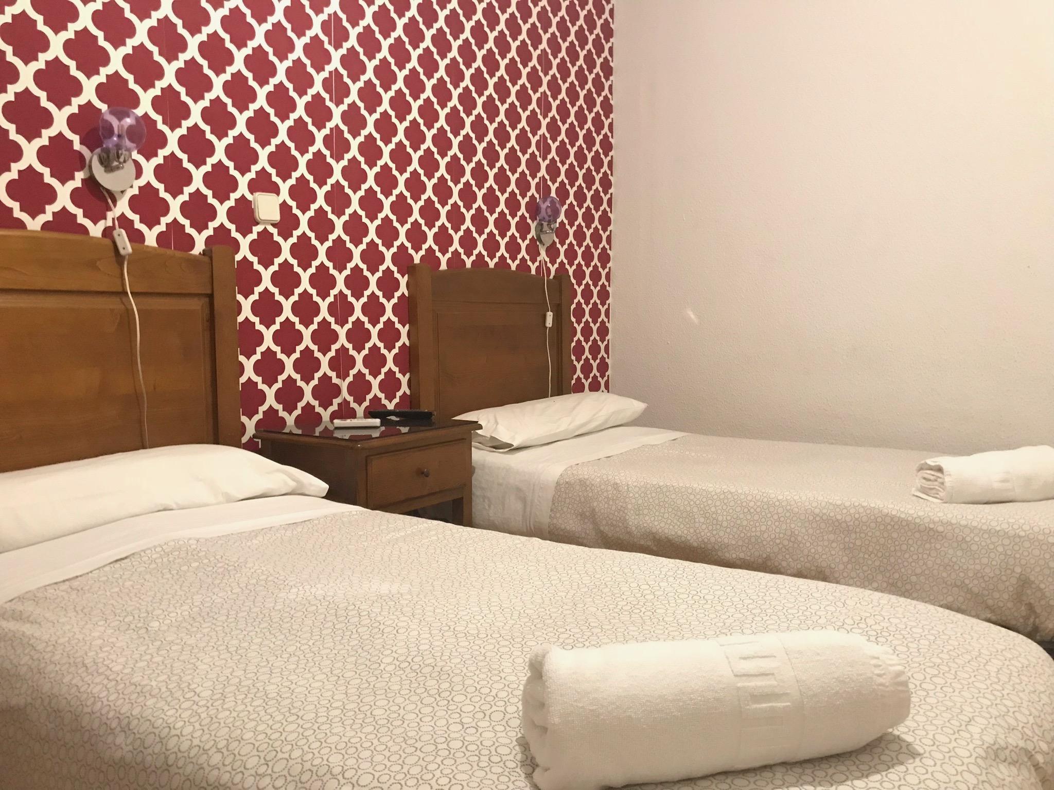 马德里 洛斯佩拉莱斯旅馆酒店 外观 照片 A room at the hotel