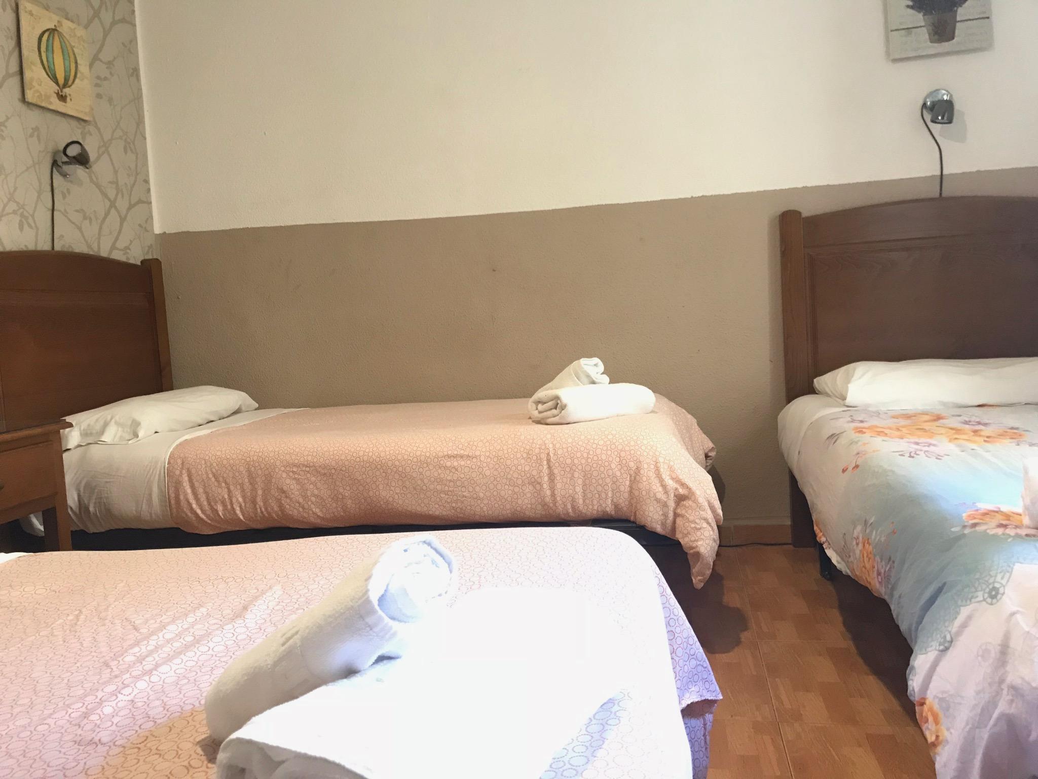 马德里 洛斯佩拉莱斯旅馆酒店 外观 照片 A room at the hotel
