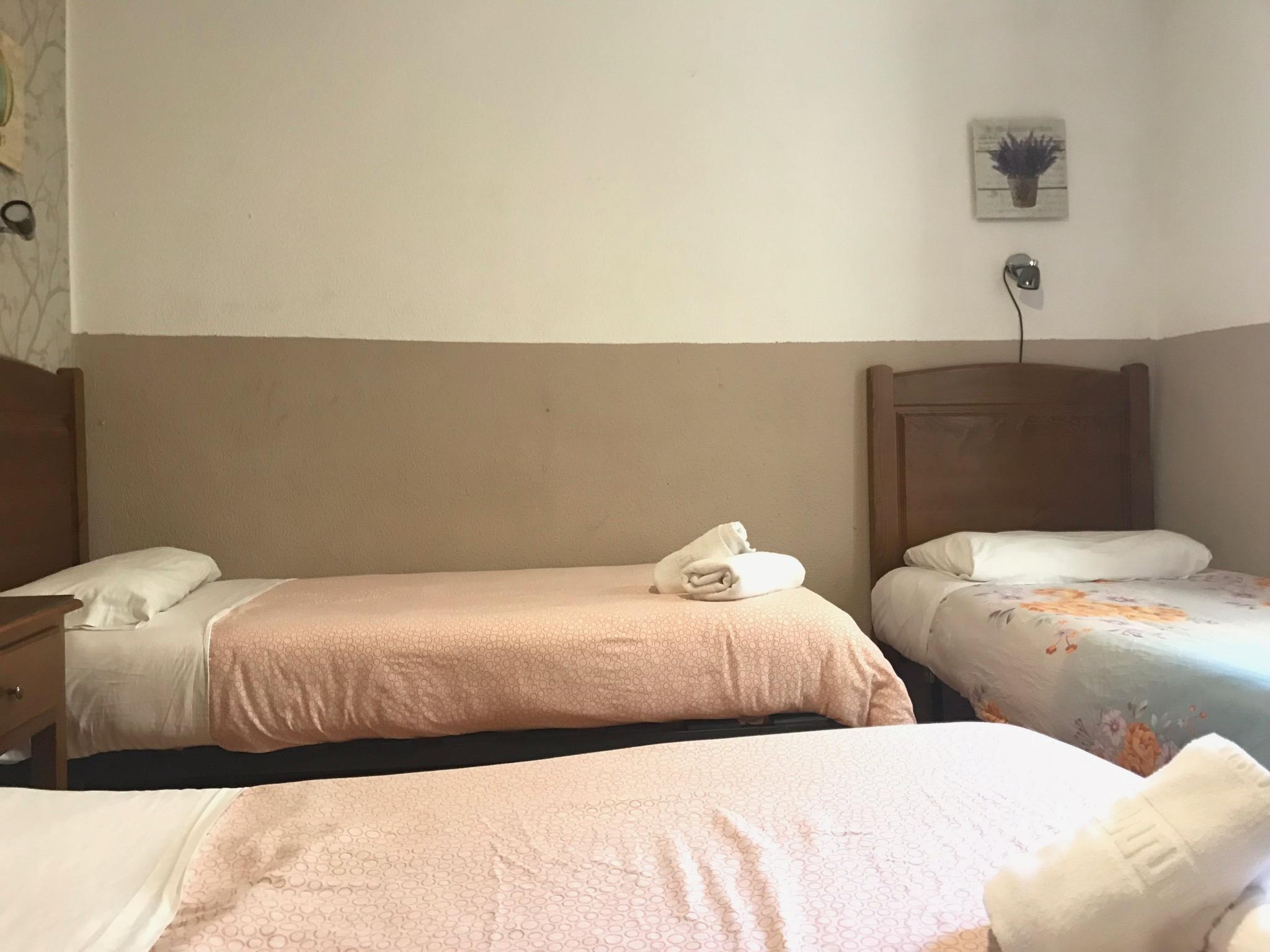 马德里 洛斯佩拉莱斯旅馆酒店 外观 照片 A room at the hotel
