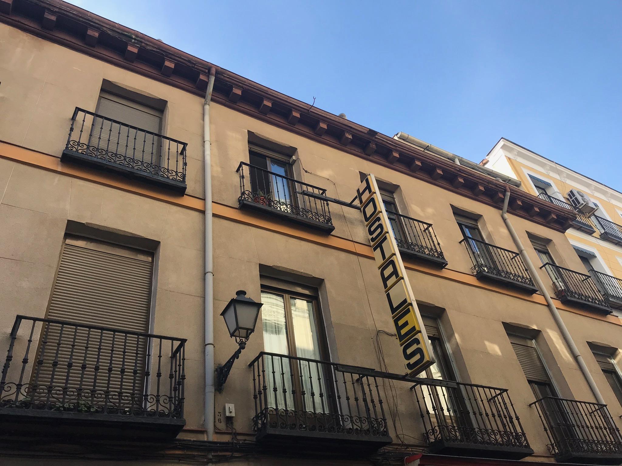 马德里 洛斯佩拉莱斯旅馆酒店 外观 照片 Headquarters of the party in Madrid